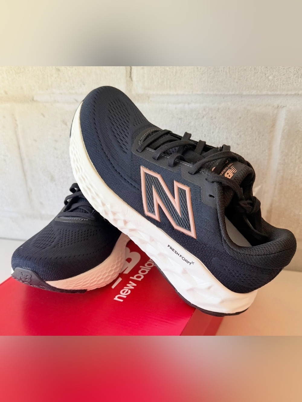 NEW BALANCE Women's Fresh Foam X Evoz v4 Athletic Shoes Black 6